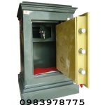 Két sắt bản lề trong K40-BLT