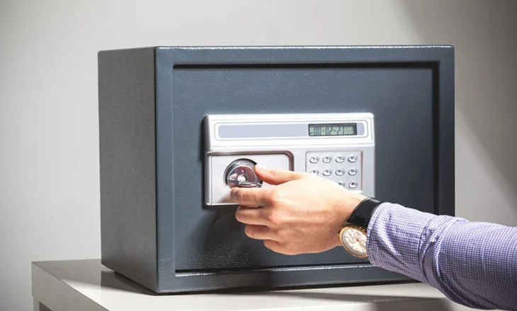 Két Sắt Mini Điện Tử Giá Rẻ – Bảo Mật Nhỏ Gọn, Tiết Kiệm Tối Ưu 1 Két Sắt Mini Điện Tử Giá Rẻ – Bảo Mật Nhỏ Gọn, Tiết Kiệm Tối Ưu 1