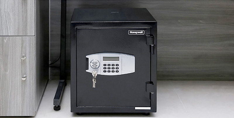 Két Sắt Mini Để Trong Tủ – Nhỏ Gọn, Kín Đáo, Bảo Vệ Tài Sản An Toàn Tuyệt Đối 4