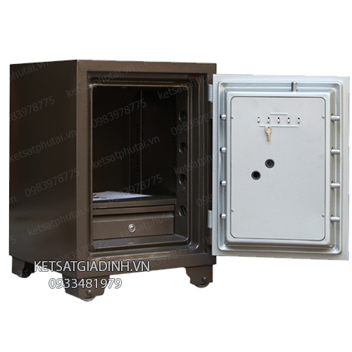 Bên trong két sắt cánh đúc khóa cơ đổi mã Adelbank SV900LC