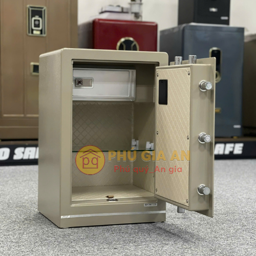 Két sắt mở cửa rộng rãi tiện lợi