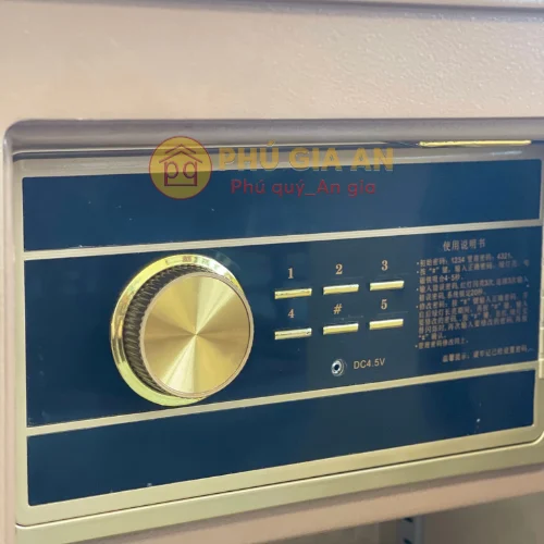 Bảng điều khiển vân tay điện tử két sắt HK-A1/D-60TS Cận cảnh bảng khóa vân tay và màn hình cảm ứng két sắt HK-A1/D-60TS