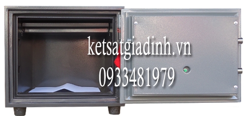 Bên trong két sắt mini Goldbank GVC50