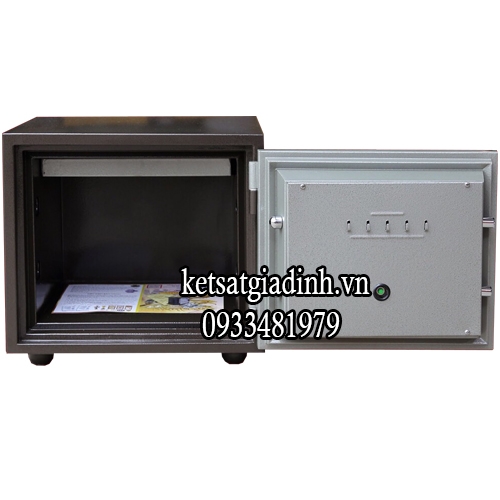 Bên trong két sắt Goldbank chống cháy GVC55 đại cát