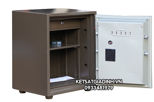 Bên trong két sắt chống cháy Goldbank GVE98