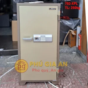 Cánh cửa két sắt LEECO với chốt khóa an toàn