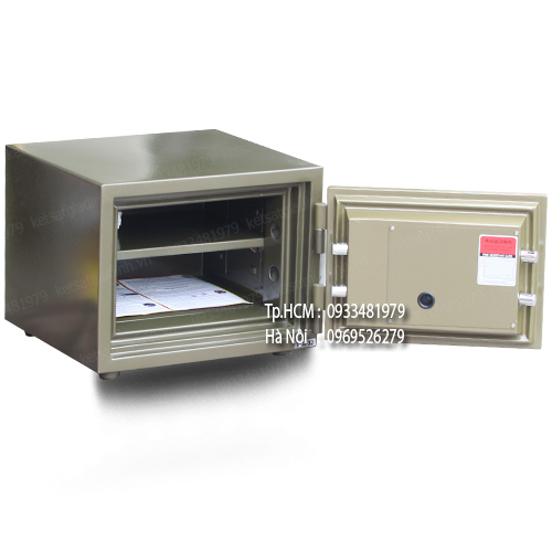 Nội thất bên trong với 1 đợt chia ngăn di động và 4 chốt xuyên sâu vào thân két chống cạy phá