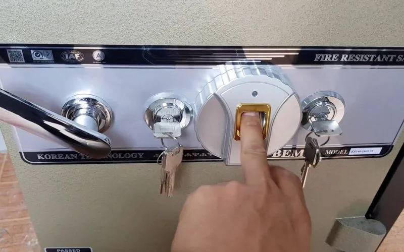 Từ khóa cơ đến vân tay: Khám phá thế giới két sắt Việt Tiệp đa dạng cho mọi nhu cầu 3