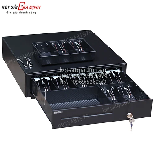 Ngăn kéo tiền - két thu ngân 10 kẹp RC408 2 Sản phẩm được trang bị những tính năng hiện đại, hoạt động bền bỉ và an toàn không thua kém gì một chiếc két sắt mini chống trộm được đặt tại quầy